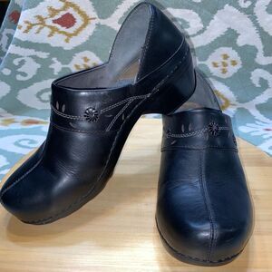 Dansko Black Floral Laser Cut Leather Clog Mules EU41/US 10.5-11